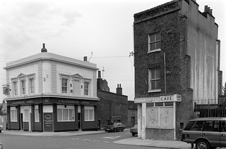 Caledonian, pub, Fairfield Rd, Blondin St, Bow, Tower Hamlets, 1988 88-8b-34-Edit_2400