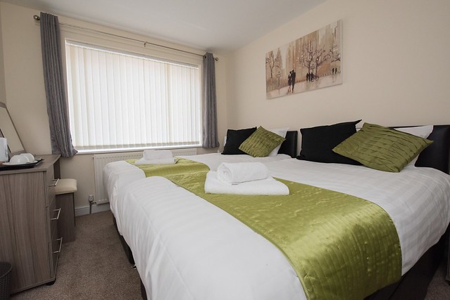 Kennedy House : 6 Bedroom Self Catering Contractor Accommodation
