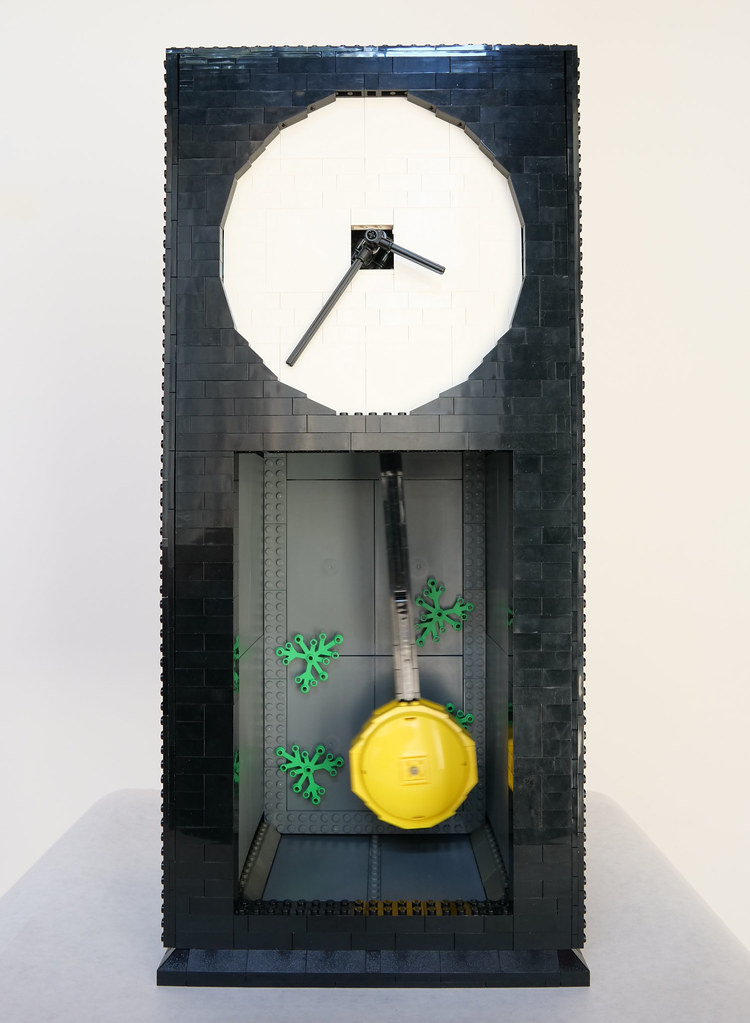 Working LEGO Pendulum Clock