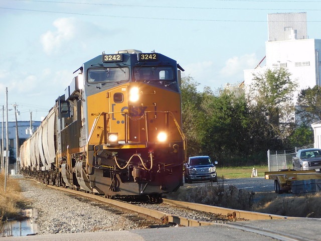 CSX in the back of NPBL yard