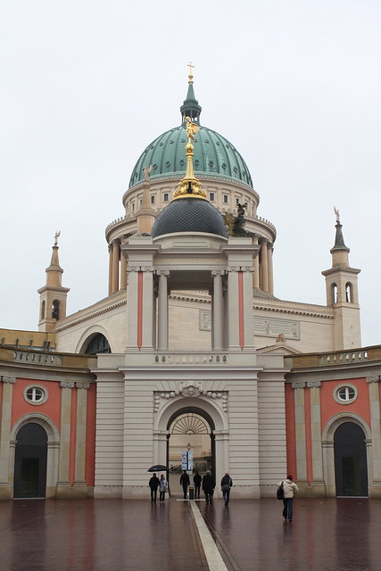 Potsdam: Fortunaportal des Stadtschlosses und St.-Nikolai-Kirche