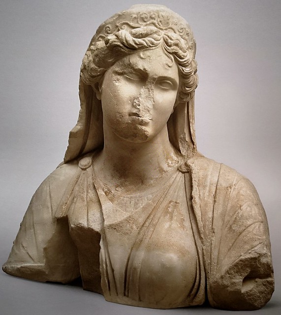 Busto de una reina? (Época helenística, segundo cuarto del siglo II a.C.)