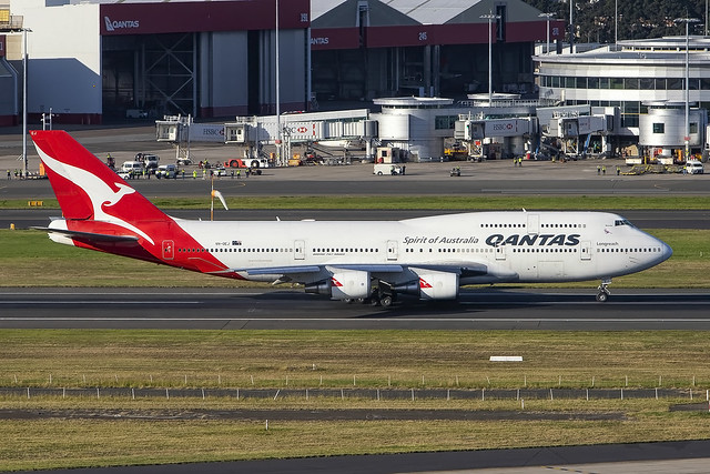 Qantas Boeing B747-438ER VH-OEJ 'Wunala' QF7474 SYD-YSSY-0964