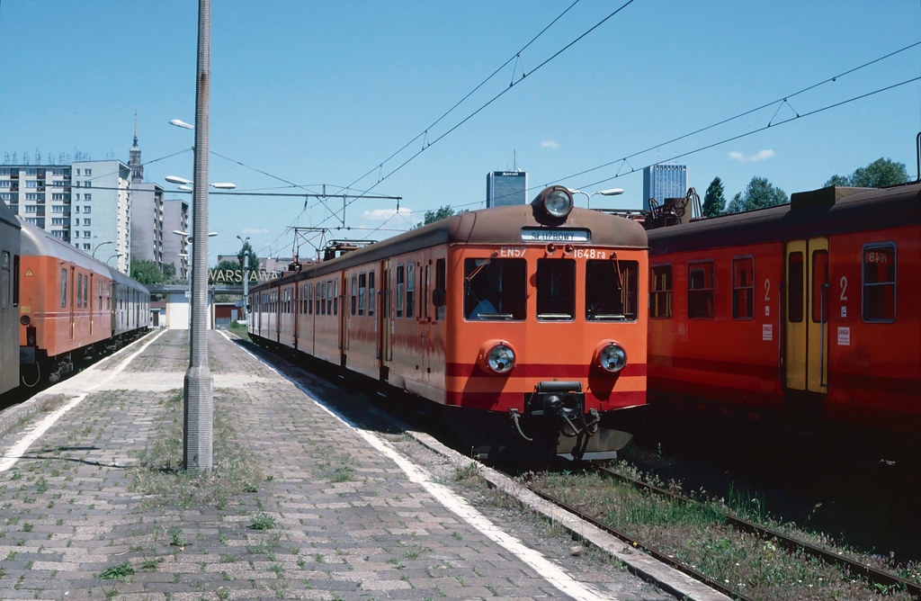 EN57-1648 at Warszawa Główna. 1994.