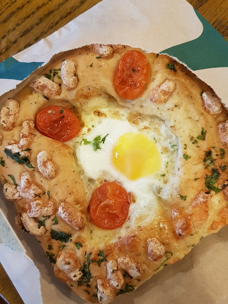 意大利佛卡夏蛋麵包 Egg in hole Focaccia w/Tall 拿鐵 Latte rm$20 @ Starbucks USJ10