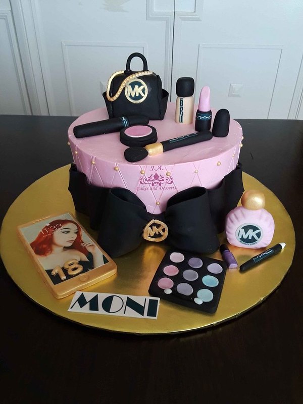 Cake by J. A. Cakes and Desserts