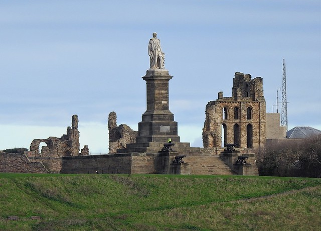 Tynemouth Priory and Collingwood Monument - Tynemouth