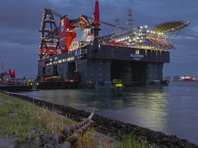 SSCV Sleipnir - biggest crane ship of the world