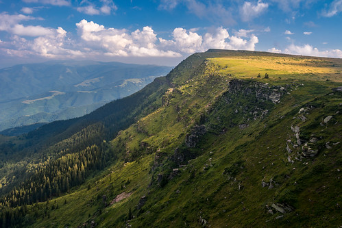 stara planina srbija tri cuke balkan kopren sunlight plateau serbia mountain trees