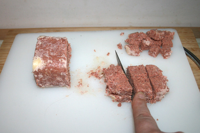 11 - Cube corned beef coarsely / Corned Beef grob würfeln