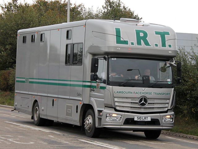 S10 LRT - Lambourn Racehorse Transport