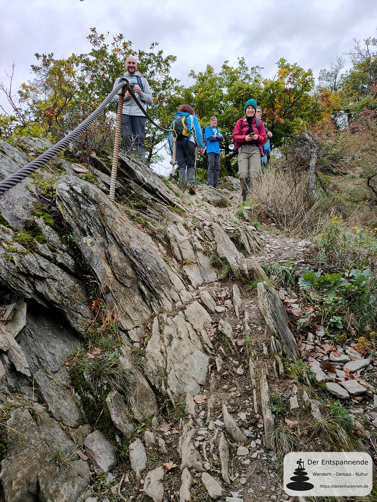 Rheinsteig: An der Felsenklippe Rossstein