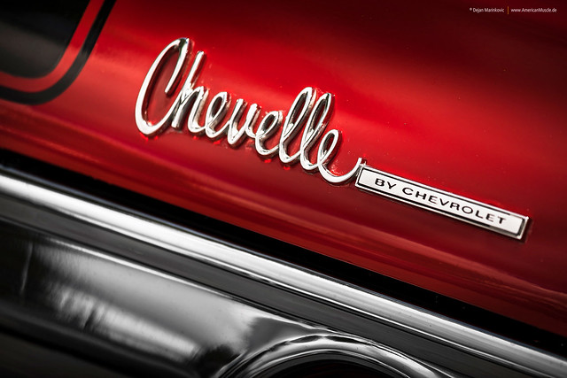 1972 Chevelle Emblem - Detail