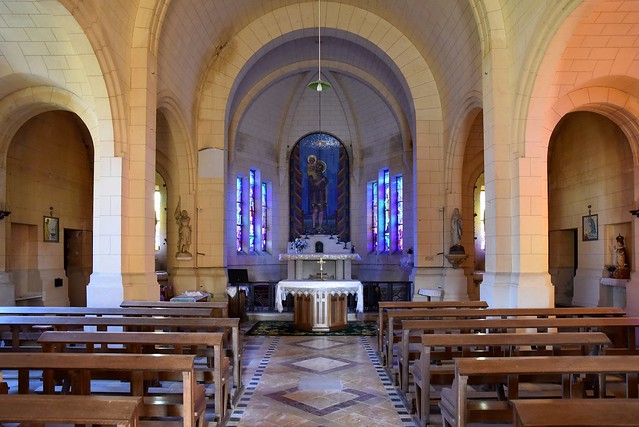 Intérieur de l'église Saint-Christophe de Mayot
