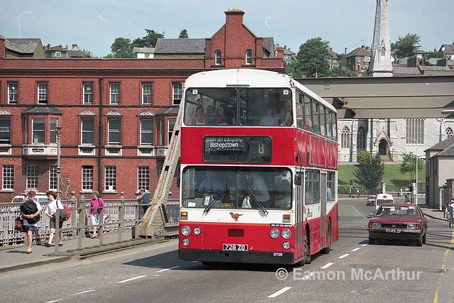 Bus Éireann D 728 (728 ZO).
