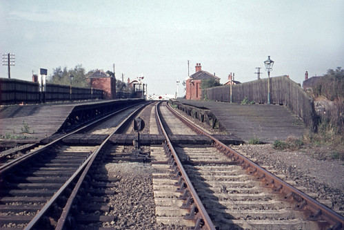midvillestation october1970 lincolnshire england rural railwaystation eastlincolnshireline