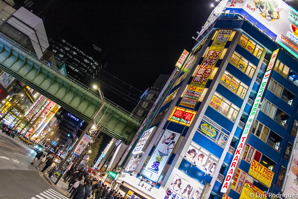 Calles de Akihabara de noche