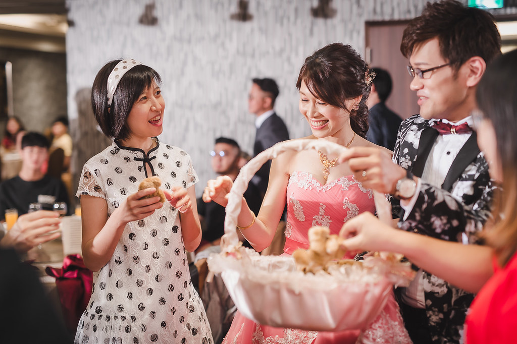 [婚禮攝影]方民怡君 教堂儀式晚宴@台北凱撒大飯店-最專業的團隊完成每場完美婚禮紀錄，拍的不只好更要快! #婚禮攝影