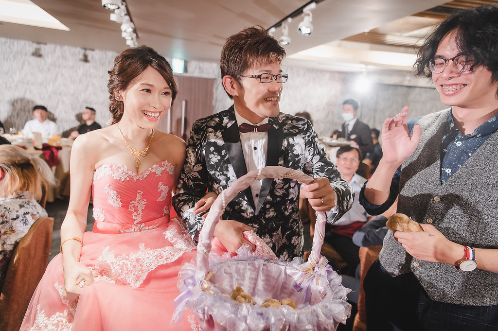 [婚禮攝影]方民怡君 教堂儀式晚宴@台北凱撒大飯店-最專業的團隊完成每場完美婚禮紀錄，拍的不只好更要快! #婚攝推薦