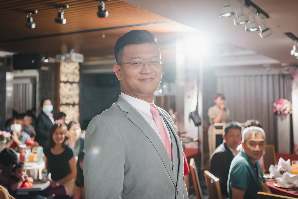 [婚禮攝影]方民怡君 教堂儀式晚宴@台北凱撒大飯店-最專業的團隊完成每場完美婚禮紀錄，拍的不只好更要快! #婚禮紀錄