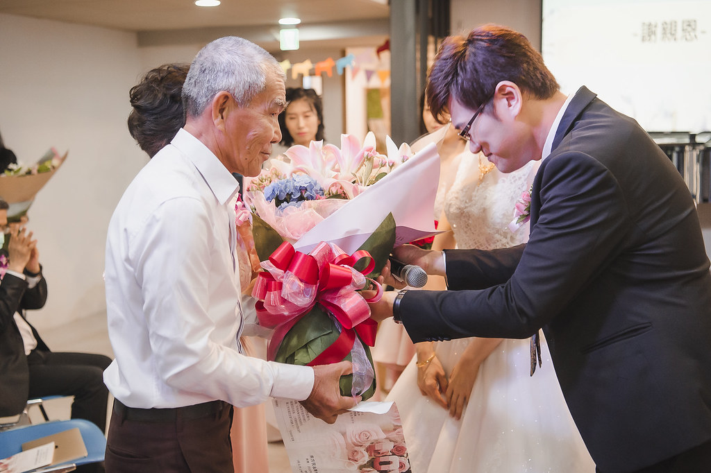 [婚禮攝影]方民怡君 教堂儀式晚宴@台北凱撒大飯店-最專業的團隊完成每場完美婚禮紀錄，拍的不只好更要快! #即拍即印