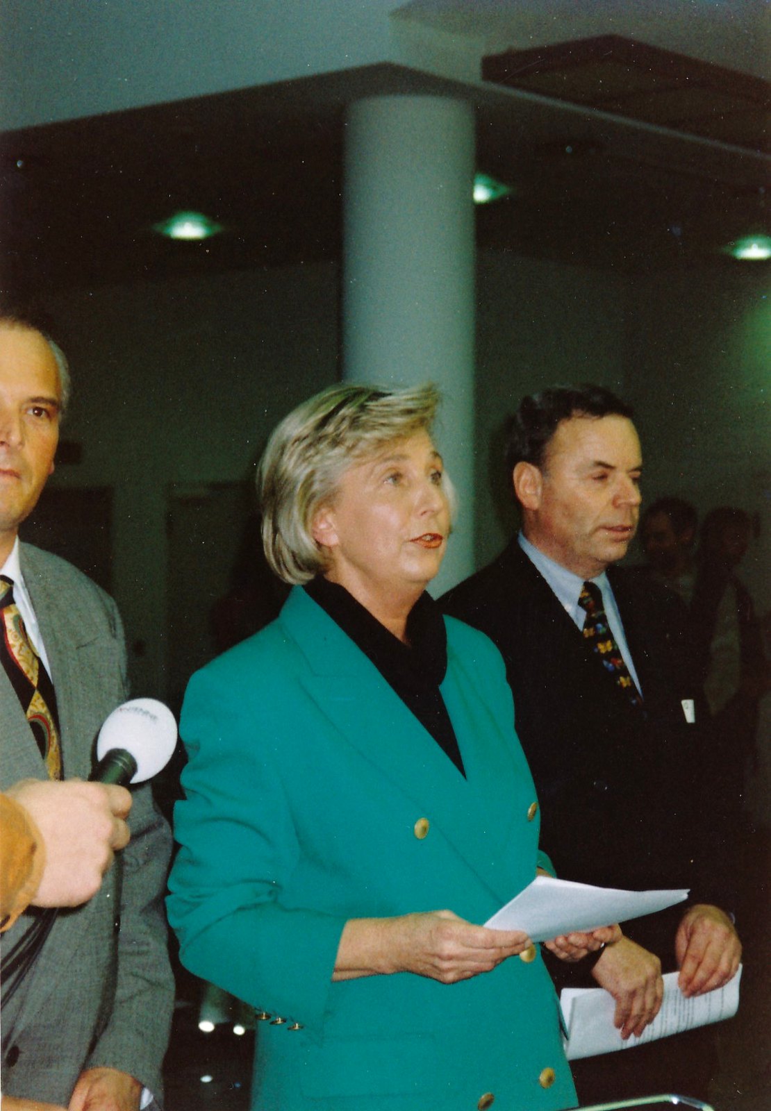 1997 Aktion Kraniche 003 Dresdner Bank
