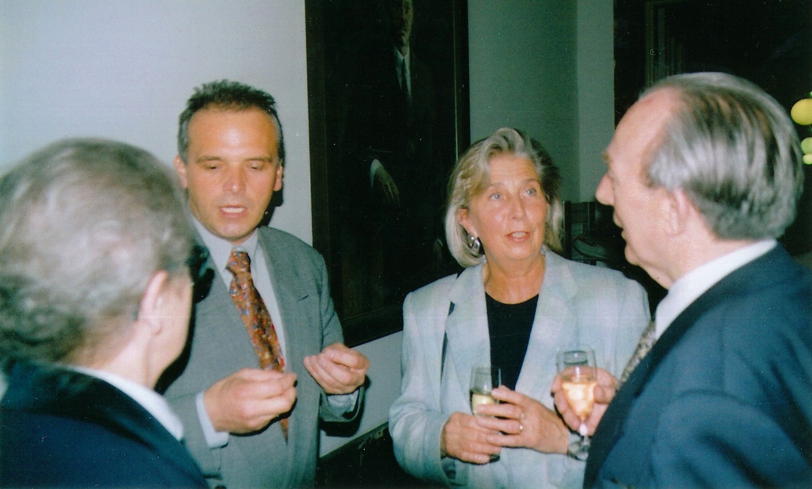 1997 Aktion Kraniche 002 Dresdner Bank