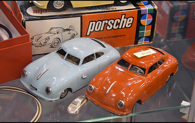 Jouets anciens / Porsche's 356 coupé