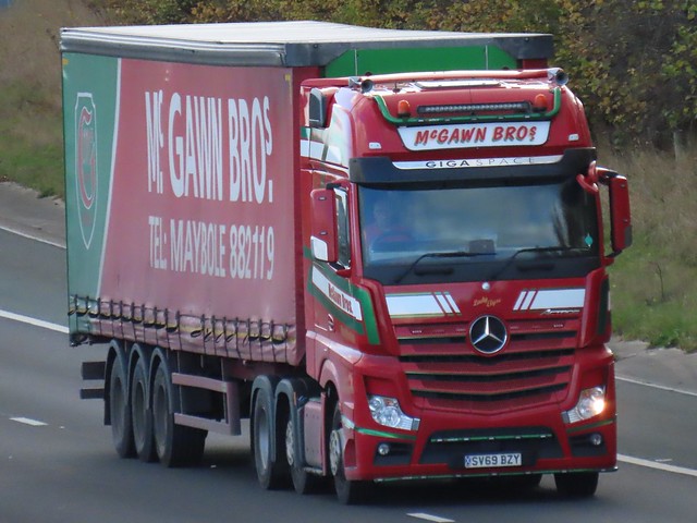 McGawn Bros, Mercedes Actros Gigaspace (SV69BZY) On The A1M Northbound