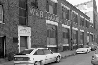 Office Entrance, W & R Jacobs, Biscuit Manufacturers, Wolseley St, Bermondsey, Southwark, 1988 88-10p-34-Edit_2400