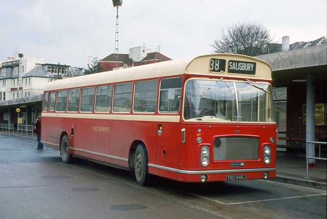 Wilts & Dorset Motor Services . 619 TRU946J . Bournemouth Bus Station , Dorset 29th-January-1972