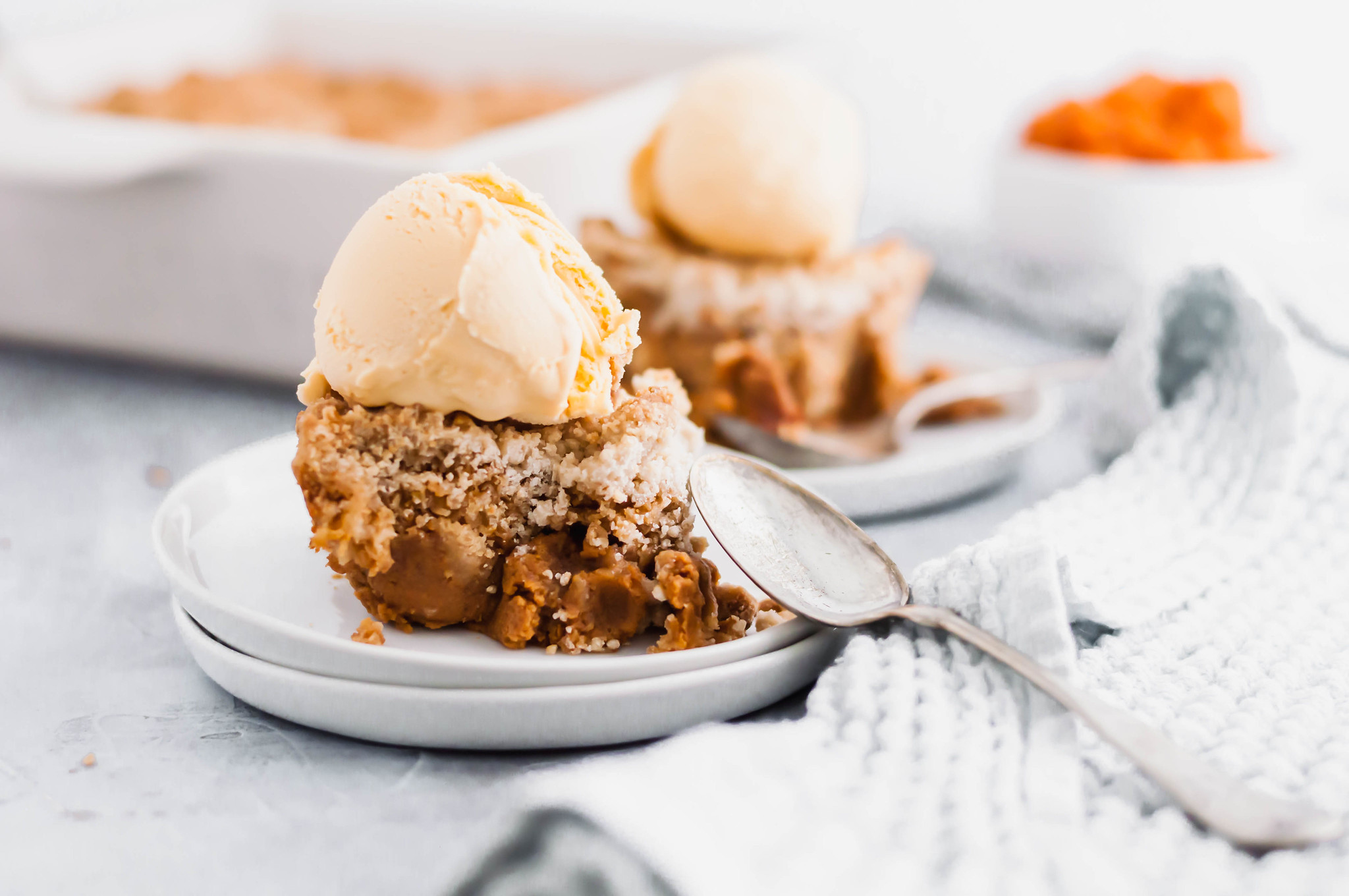 Need an easy dessert for Thanksgiving? Prepared in less than 10 minutes and make ahead friendly, this Pumpkin Crisp will bring a major fall mood to the table. 