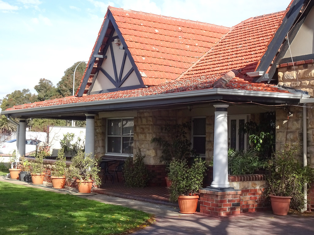Veranda with Pillars