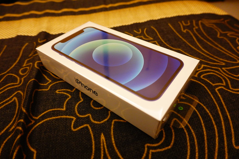 iPhone 12 mini 藍色首發開箱分享