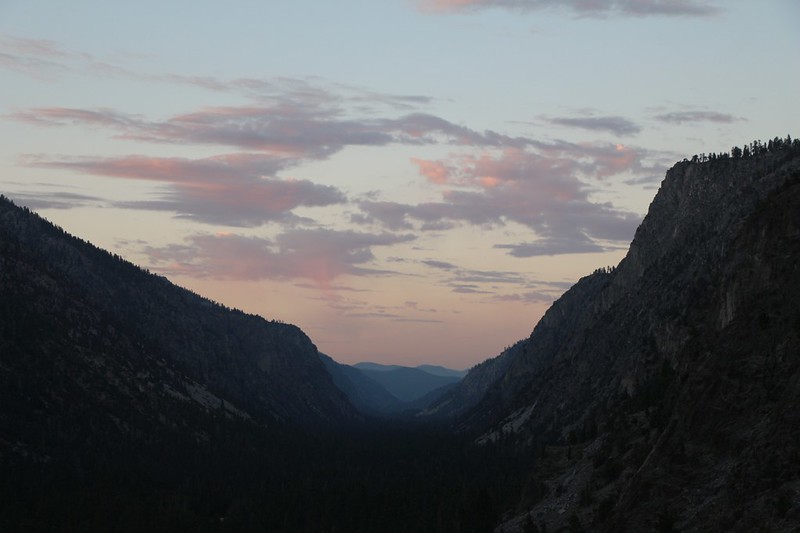 By the time the sun rose, just after 6am, we were already high above the floor of Kern Canyon, on the High Sierra Trail