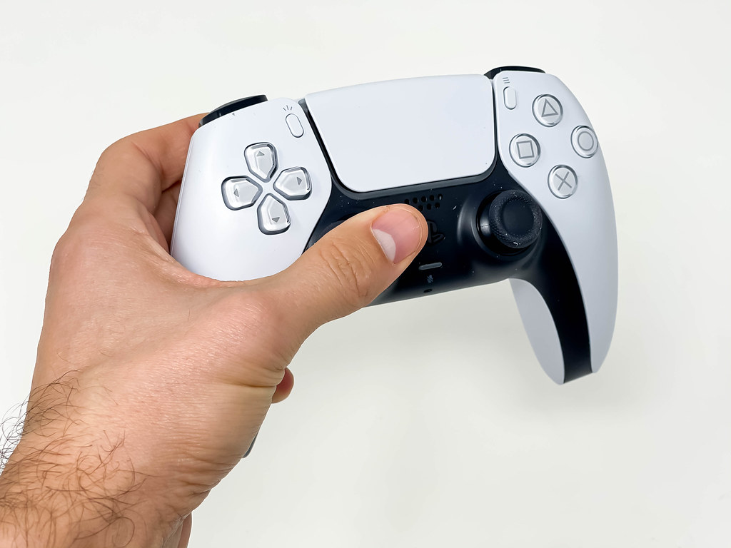 Control 2020. Controller PLAYSTATION 5. PLAYSTATION hand.
