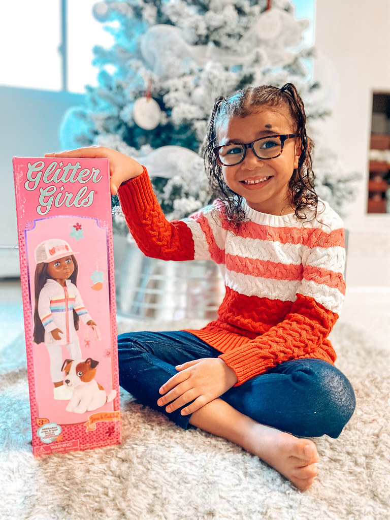 image the smile when they open glitter girls – the SIMPLE moms
