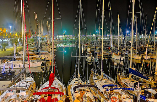 ort porto puerto harbor olympic olimpic olímpico sea mar mare water waterfront boat sailboat sky cielo tree plant palmtree color colour colores colours colors light reflection reflections shadow shadows night nightview nightshot barcelona catalunya cataluña catalonia fujifilm outside outdoor outdoors