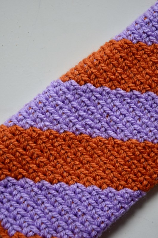 diagonal striped mittens - crochet pattern