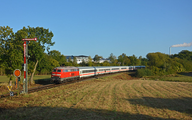 DB 218 322-6 - Neustadt in Holstein
