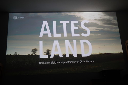 Erster Teil der zweiteiligen Literaturverfilmung "Altes Land" im Live-Stream des ZDF
