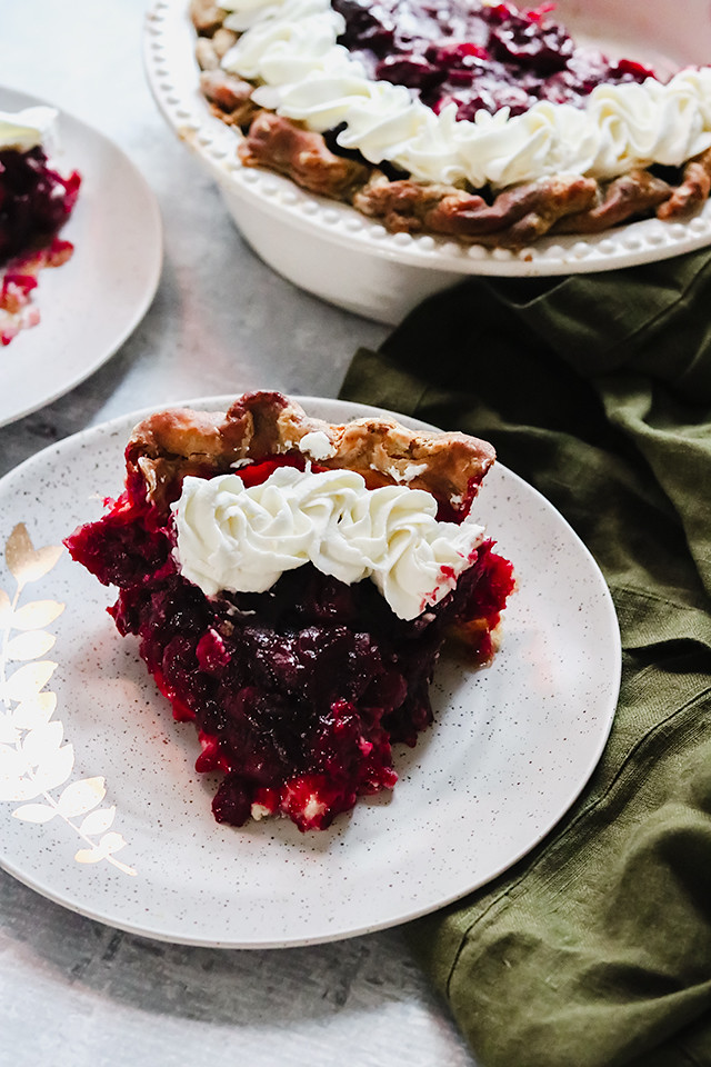 Cranberry Cheesecake Pie with Gingerbread Spice Crust
