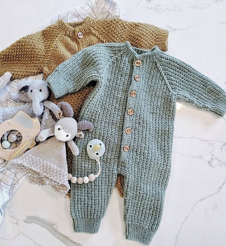Veronica (@xovee.knits) is getting close to her due date but has finished another jumpsuit for baby!