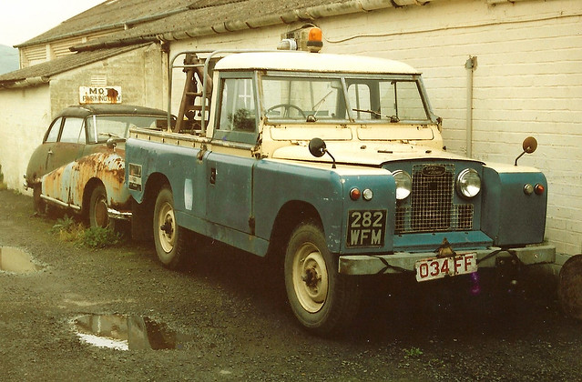 Land Rover 109