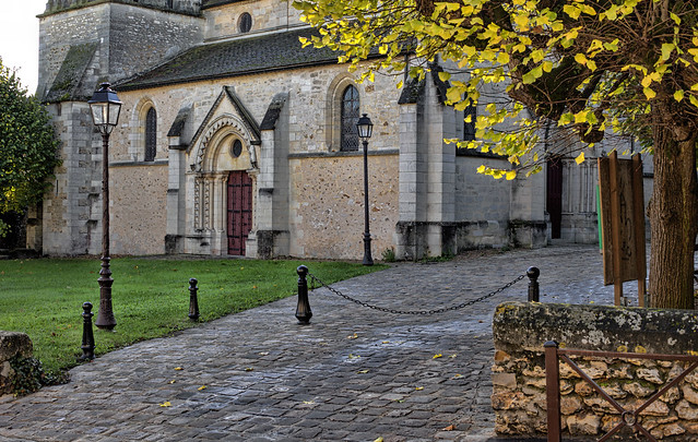 Mareil-Marly - Eglise Saint-Etienne, side facade