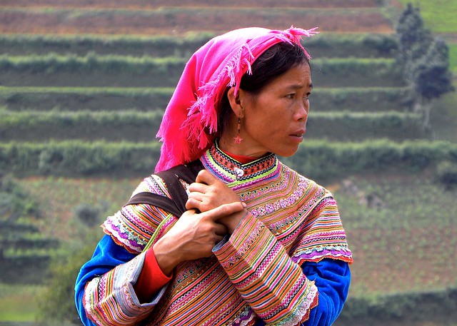 Flower Hmong Woman - Can Cau Sapa  Vietnam