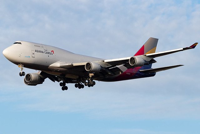 HL7423 Asiana Airlines Cargo B747-400 London Stansted Airport