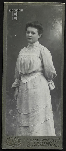 ArchivTappenZ592 Portrait, Frau, Kassel, 1900er