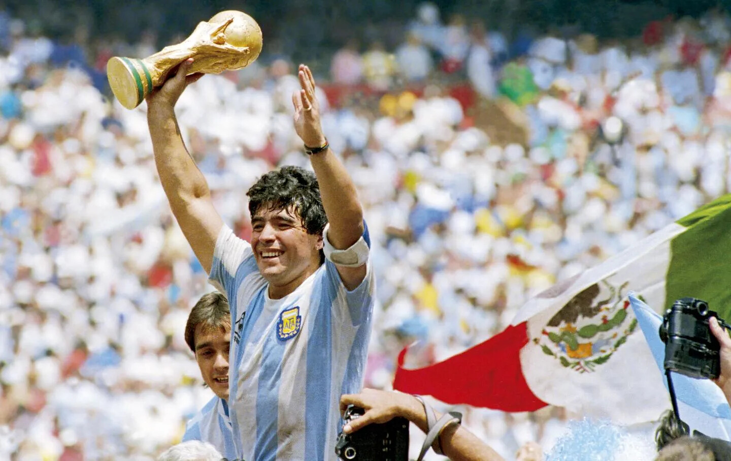 馬拉度納帶領阿根廷國家隊奪得1986年世界杯冠軍。（圖片來源：Archivo El Grafico / Getty）