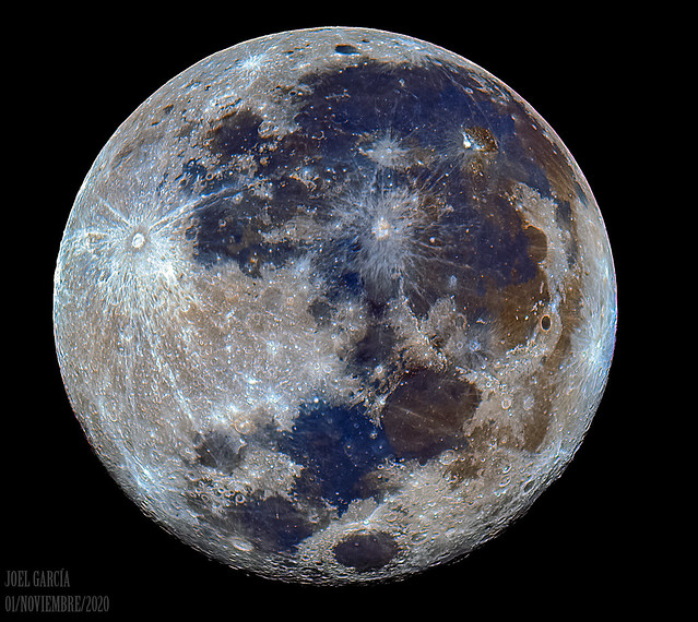 Luna casi llena la madrugada del 01/noviembre /2020